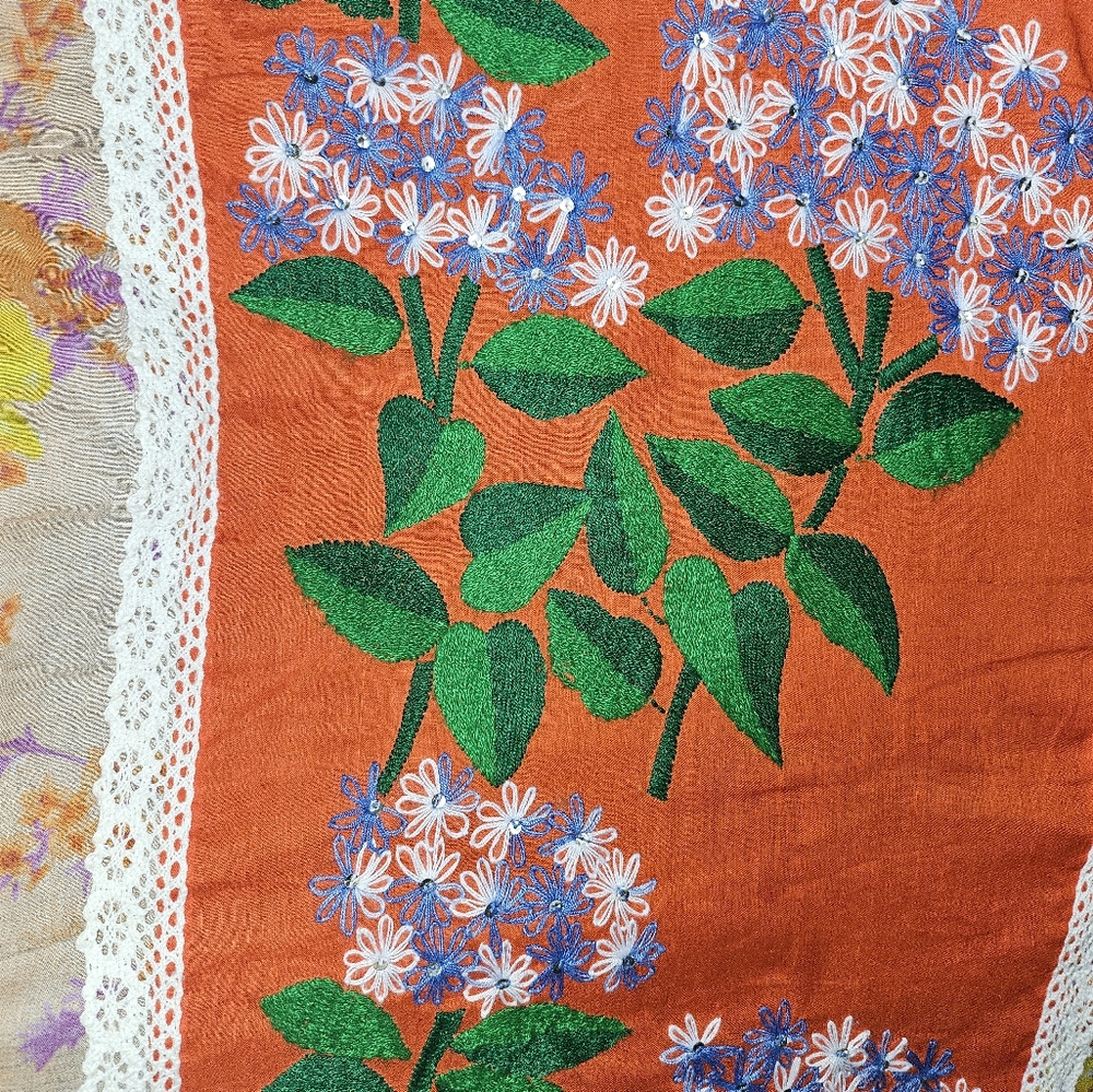 Desi three piece - Picture 8 of 9